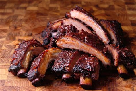  Kansas City-Stiyle Barbequed Ribs: An Explosion of Smoky Sweetness and Tangy Tenderness!