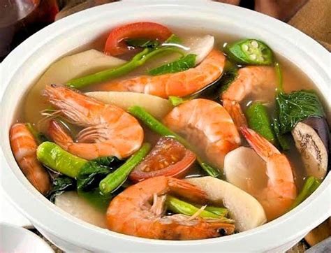  Sinigang na Hipon! Bir Asitli ve Baharatlı Deniz Ürünü Çorbası Yolculuğu